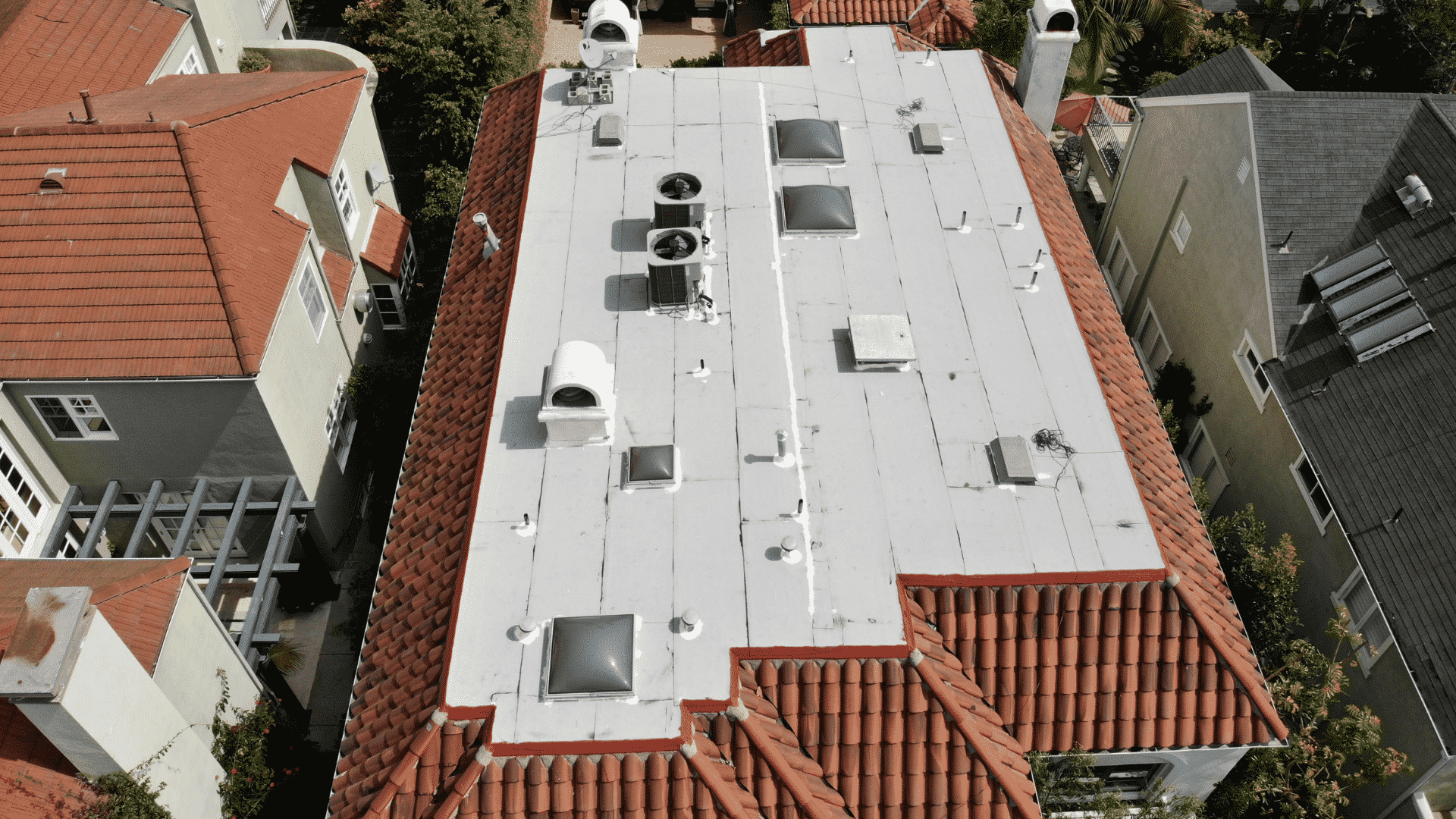 tile roof with flat roof